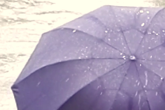 雨傘納米防水對比測試快干雨傘不沾水雨傘