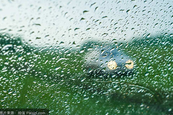 汽車防雨劑真的能防雨嗎？記者實(shí)測(cè)：管用！