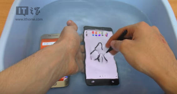 三星Note7/S7/蘋果iPhone6s防水性能對比測試