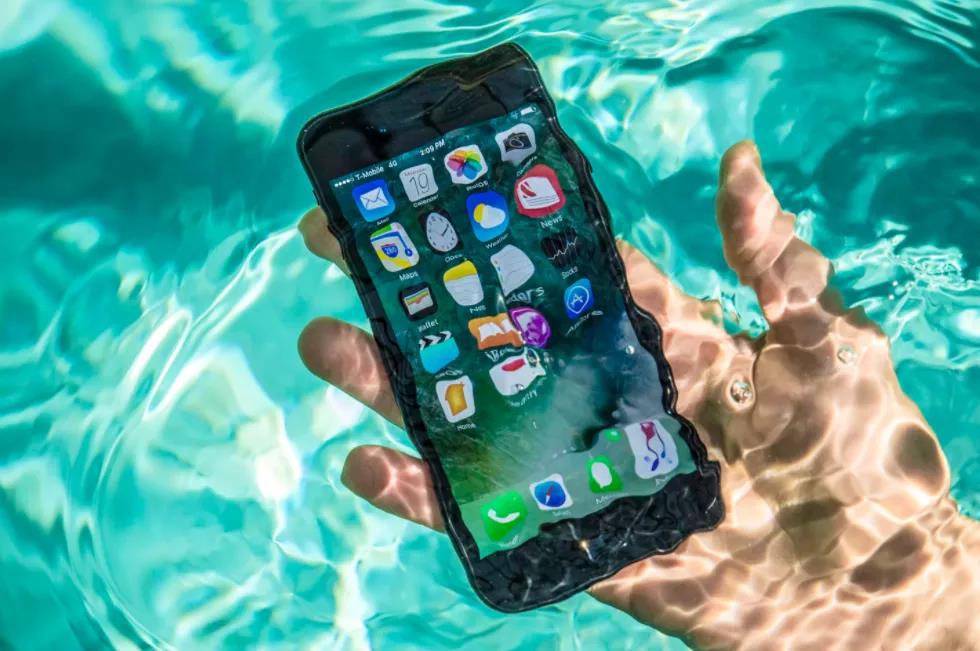 iPhone涉嫌虛假廣告:不能帶去游泳的手機,到底算不算“防水”?1.jpg iPhone涉嫌虛假廣告:不能帶去游泳的手機,到底算不算“防水”?1.jpg